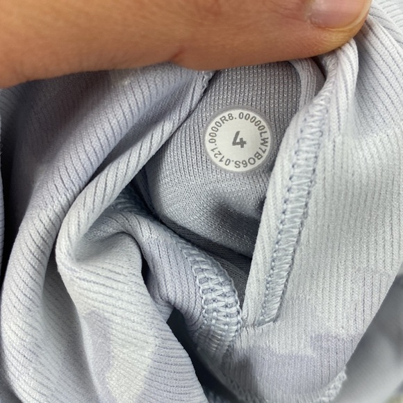 NWT Lululemon Wunder Under Short 10" Ribbed Incognito Camo Jacquard Alpine White - Picture 4 of 5